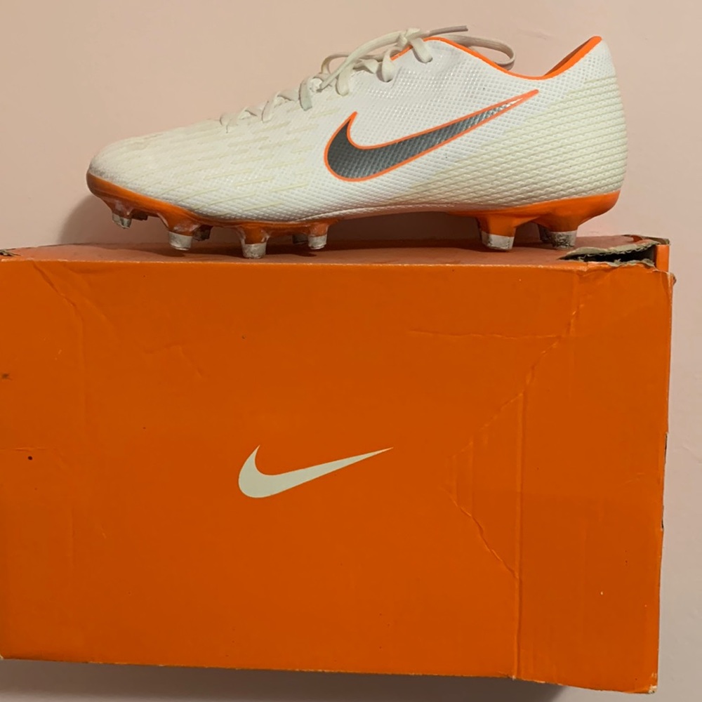 Soccer cleats